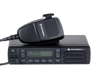 Radio móvil digital Motorola DEM500 128C/45W/VHF 136-174 Mhz c/d