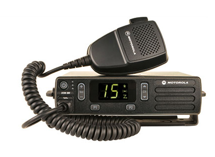Radio móvil digital Motorola DEM300 16C/40W/UHF 403-470 Mhz